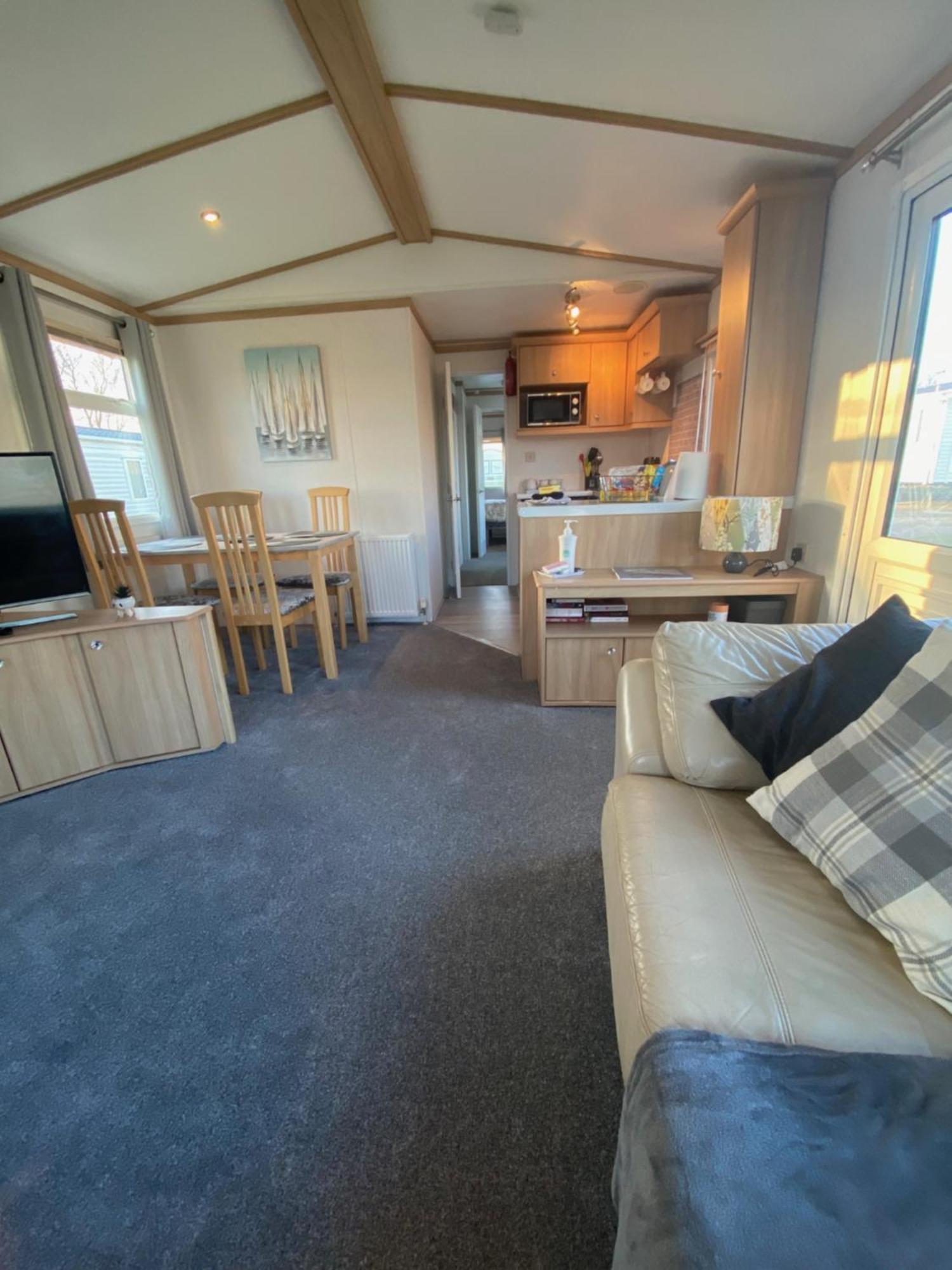 Coastal Caravan Holidays - Goldfinch 22 Вітернсі Екстер'єр фото